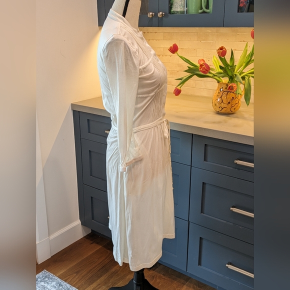 Burberry Mock Neck Jersey Mini Dress in White - Picture 2 of 10